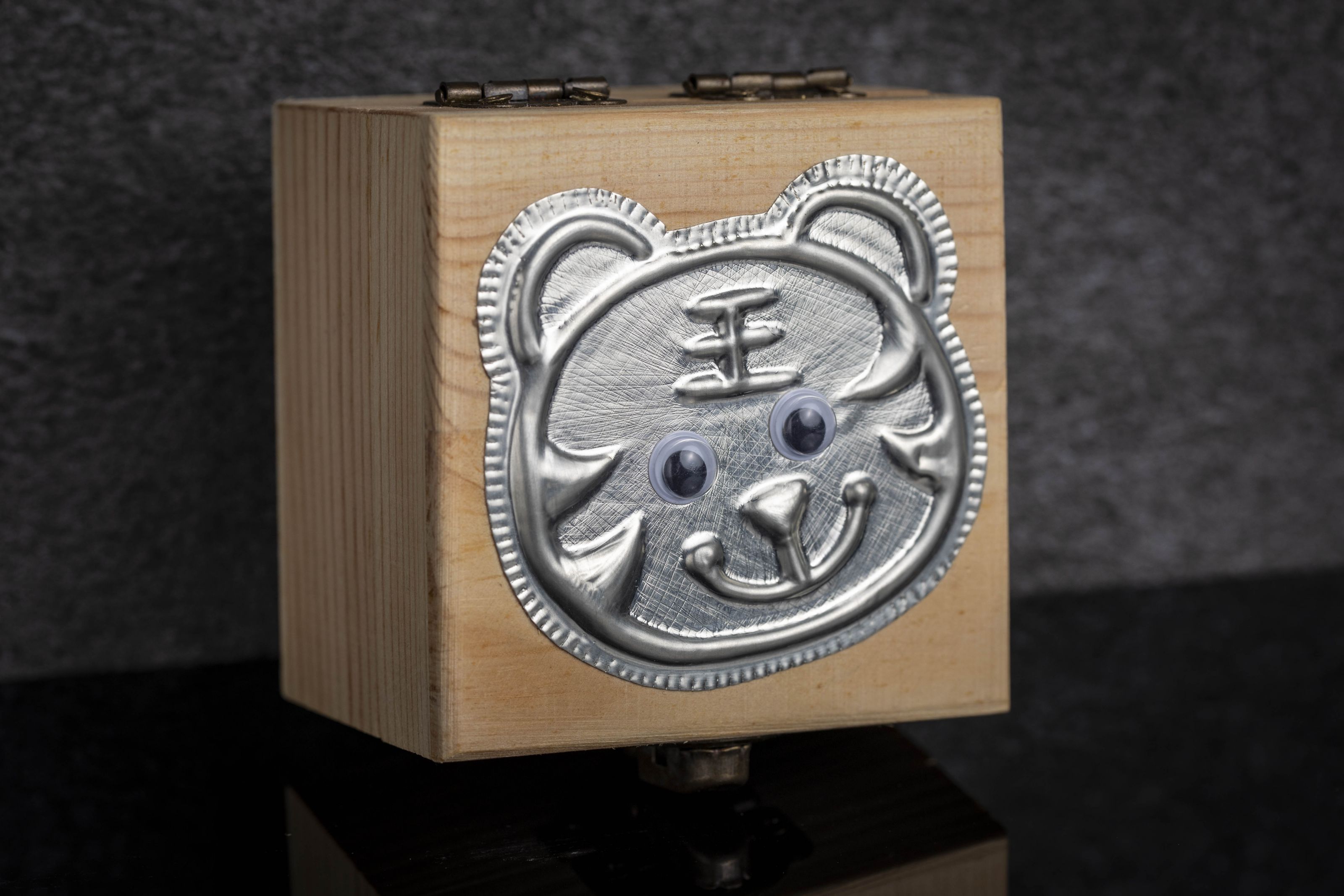 軟金屬錫雕刻師